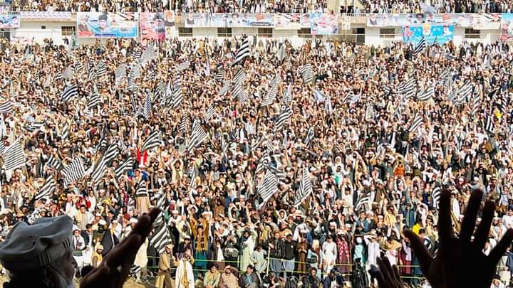 ZahidDurraniJUI's tweet photo. شکریہ اہلیانِ بنوں آج آپ سب نے ایک بار پھر سے ثابت کردیا کہ بنوں جمعیت علماء اسلام کا گڑھ ہے✌️
#na39 #PK100 #PK102 #pk99 #pk101
#ٹھپہ_صرف_کتاب_پر https://t.co/Ik9YU39UlJ