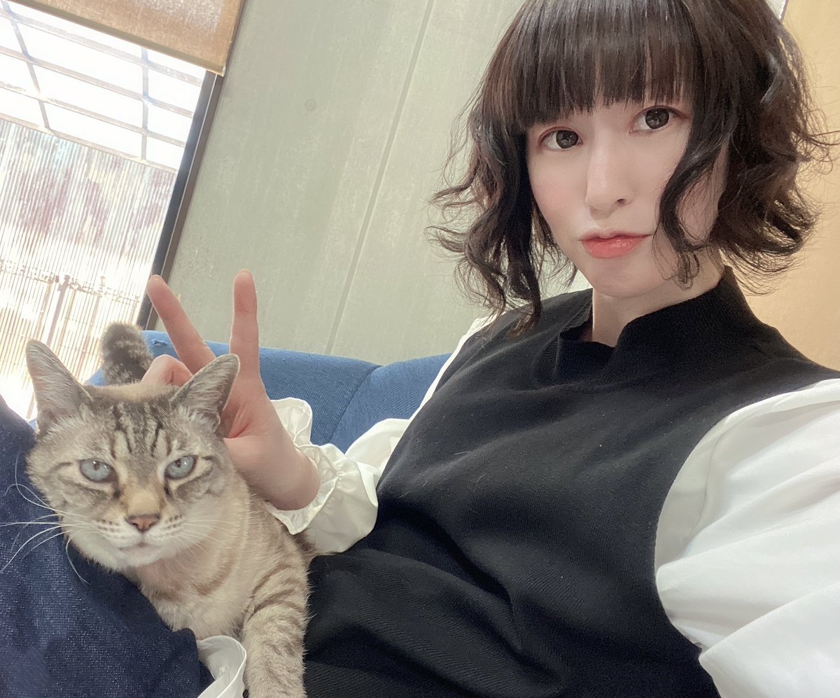 節分しか浮上してないけど
割と元気にやってます！笑
釣りとキャンプして
今月はスノーボード行きます(*´꒳`*)
ゴールデンウィーク帰るんで
みんなに会えますよーーに！

今年の目標は
・なんかコスプレ的なのしたい
・とりあえず3ヶ月で7キロ痩せる
・ライブとかイベント的なの行きたい
の3本です！