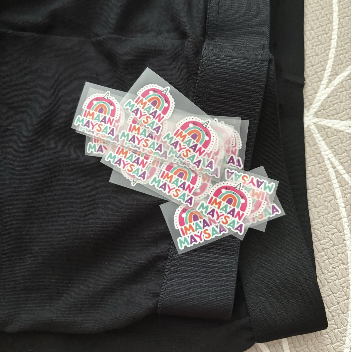 ImanAbdulRahim's tweet photo. Misi tampal sticker nama dekat baju anak supaya tak hilang! https://t.co/BXbIBE5bNp