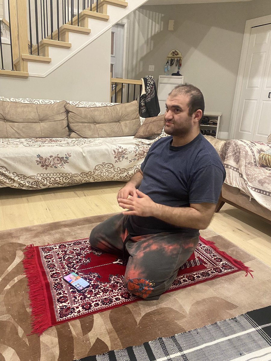 NataliAVAZYAN's tweet photo. Oyyy kurban olduğum 🥰🙏 namazını da kılıyor  telefonu da yanında Tanrının yeryüzüne yolladığı melekleri 💙💙💙💙 

OtizmliTarık AnnesineKavuşsun https://t.co/soLGkdH7MP