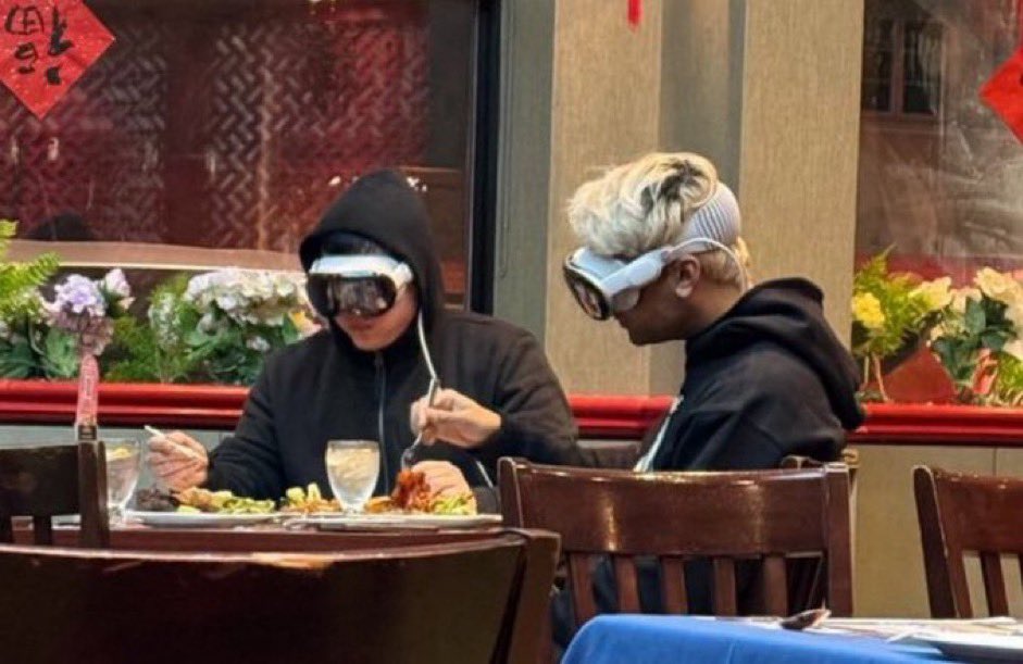 Father: “Boys, no phone at dinner table.”

Kids: “Alright, Dad.”

#Apple #VisionPro