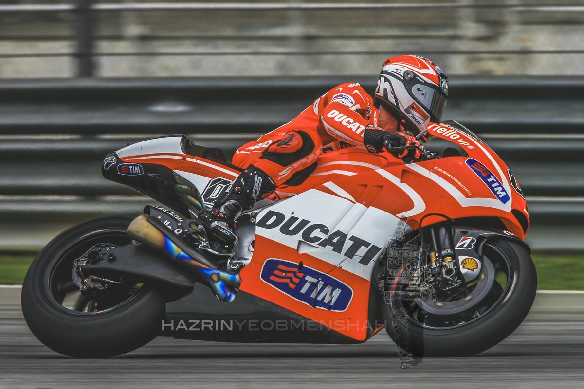 A decade ago this is how Ducati's looks like during Sepang's Winter Test
#SepangShakedown 
#SepangTest