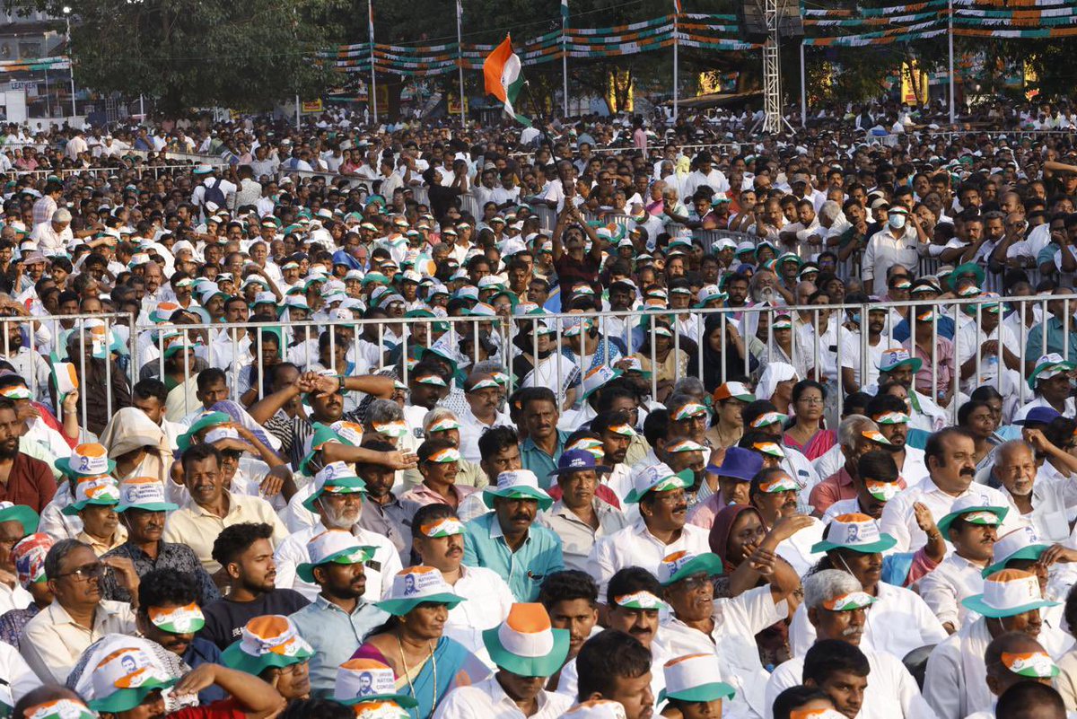 kharge's tweet photo. Every second youth aged between 20 and 24 years is unemployed. This helplessness of the youth is disturbing.

Furthermore, it has disproportionately affected marginalised communities, minorities, and women. This trend highlights the failure of the Modi Govt to provide sufficient job opportunities.

Modi Govt has decided to completely dismantle the Public Sector and provide support to only Private Sector and that too a selected few of his friends. He has planned to handover every last bit of Public Sector industries to a few rich industrialists friends of his.

Inflation and Unemployment has completely destroyed the poor and middle class of the country.

This is one of the reasons why we see that there is growing gap between rich and poor in the country. Rich are getting richer and poor are getting poorer. 

Under the Modi Govt —

🔹Taxes on big corporates decreased, while GST on essential commodities is increased.

🔹Crores of loans given to industrialists are waived off, while MSME Industries and farmers suffer paying every last penny back.

🔹Subsidies are given to big corporations, while subsidy on LPG is reduced.  

The Congress vision therefore focuses on job creation, attracting investments, and promoting sustainable growth to revive India’s economy.

Unlike the policies of the Modi Govt,our approach ensures inclusive development and prioritises the well-being of our citizens.

📍Thrissur, Kerala