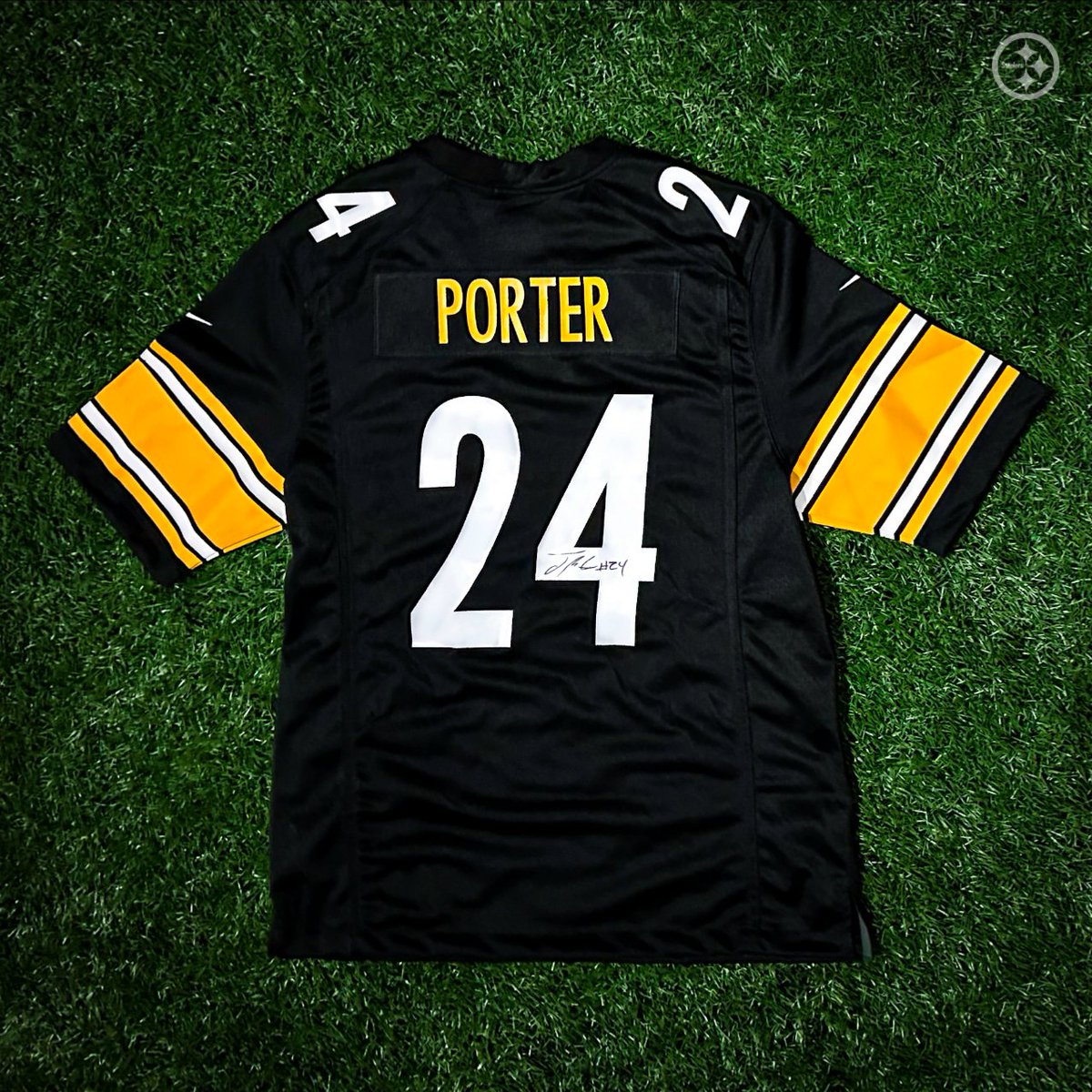 2️⃣4️⃣ giveaway on 2️⃣/4️⃣ RP for a chance to win this signed @JoeyPorterJr jersey!