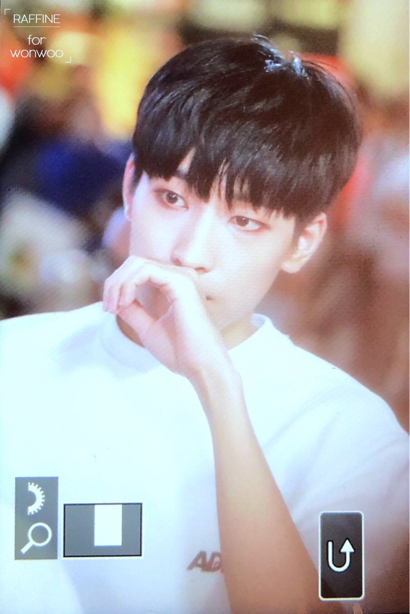 kittyc0at's tweet photo. 이날이 너무너무좋아..
저 새까만 머리와 선명한 눈이 좋아
흐릿한프리뷰사진을넘어오는명도깊은얼굴이 좋아 https://t.co/j5DQ3VC4ZR