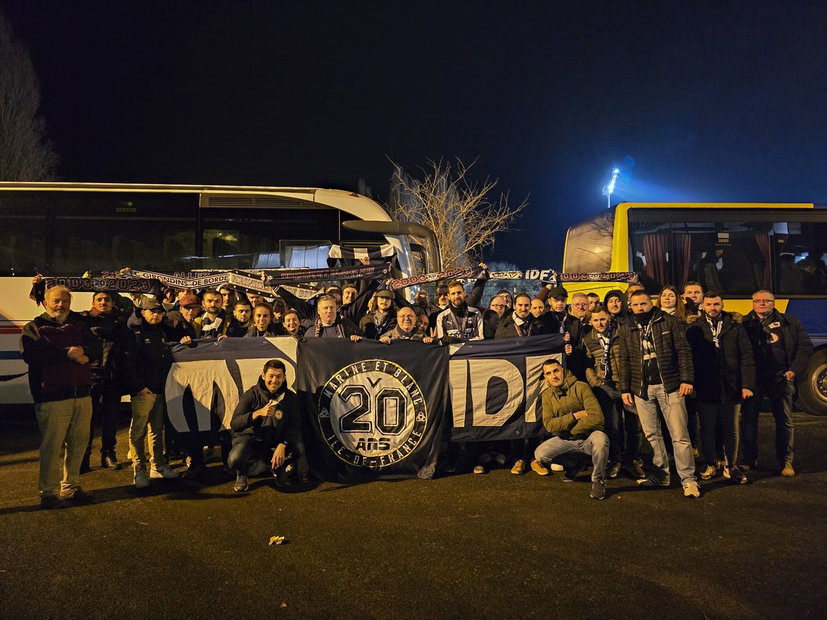 MBIDF's tweet photo. 🎶 Et quand arrive le week-end, je pense à Troyes 🚌
Un bus, des copains et copines, des bons moments partagés ... et comme le dit notre devise: " le plus chiant c'est le match".
Merci à tous les présents et présentes au stade de l'Aube hier.
#Girondins #ESTACFCGB #MBIDF https://t.co/rZGe1hW7pc