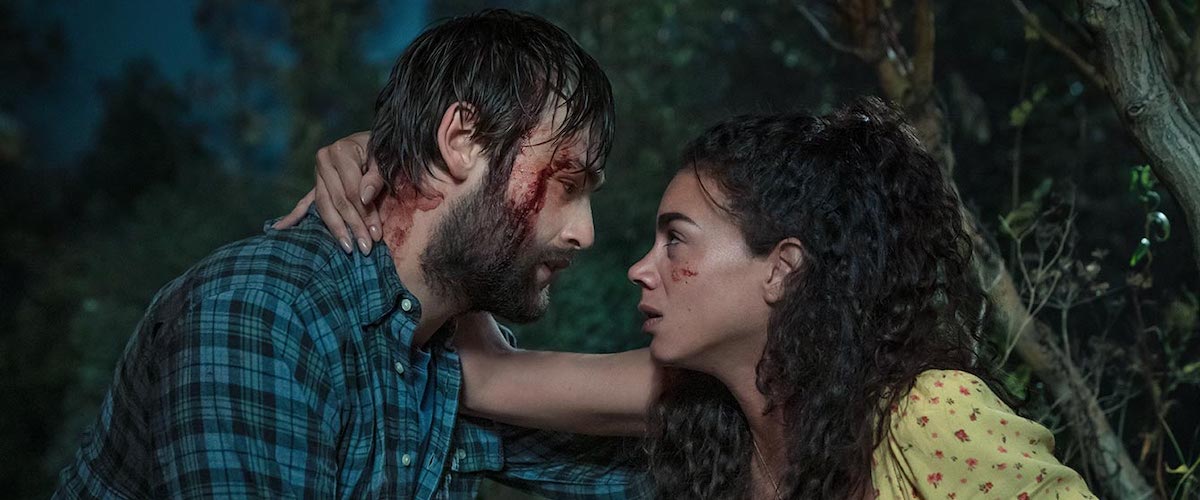 #RandomSaturdayLateMovie
Unwelcome (2022) by #JonWright
w/#HannahJohnKamen #DouglasBooth #ColmMeaney

A couple escape their urban nightmare to the tranquility of rural Ireland, only to discover mysterious creatures living in the woods at the foot of their garden.

#Irish #Horror