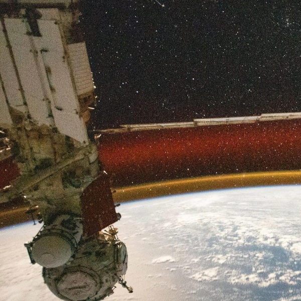 AerowayOne's tweet photo. A sky full of stars above Earth’s surface as viewed from the ISS. 

🌌 Follow @aeroway for more cosmic wonders! 🚀
Credits - NASA

#aeroway #space #nasa #earth #spacestation #ISS #astronaut #photography #earthglow #glow #astropic #stars #sky https://t.co/qzVMsMO3Vw