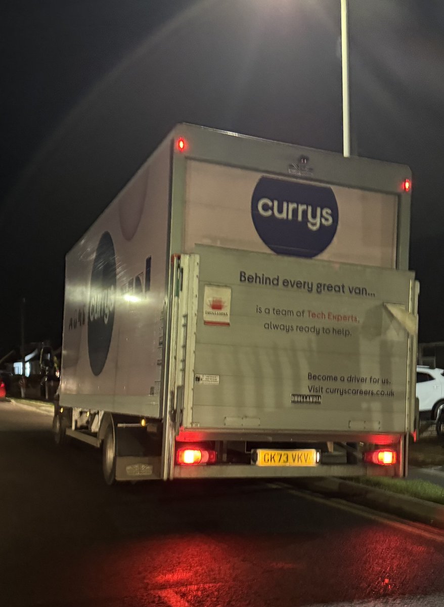 dicky_jd's tweet photo. @currys  last night the driver of this track nearly ran my car off the road. https://t.co/cFVXfHNwSl