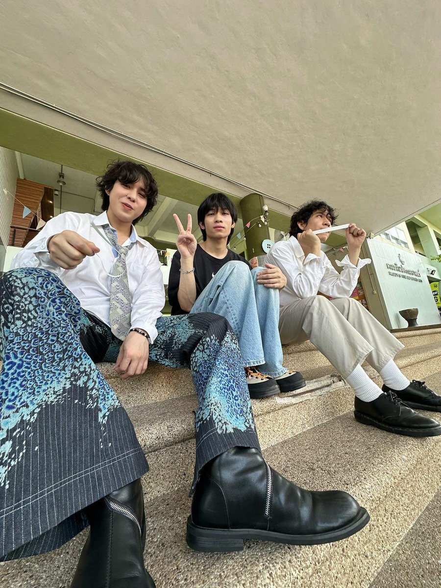 thoop40's tweet image. ใครอยู่บางแสนมาเจอกัน 20.15 #SURFF #Baekadin Bangsaen ม.บูรพา