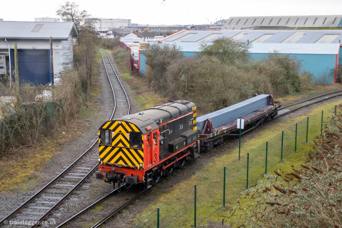 trainlogger's tweet photo. There aren't too many locations left now with regular shunter action. The Cardiff Celsa steelworks complex is one of them.  08389 and 08630 are seen working various trains to/from the Castle Works "Rod Mill".
#Trainlogger https://t.co/1rvGenkr7H #trains #railways #shunterSunday https://t.co/EiF0XZpMkc