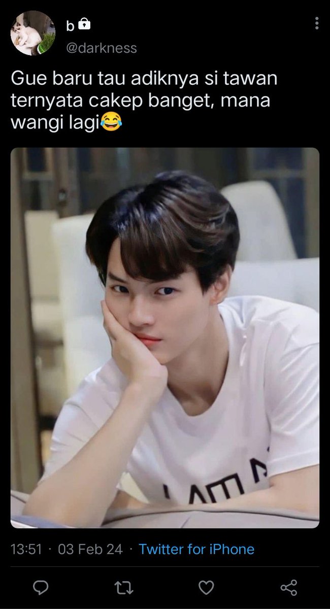 aladymajesty's tweet photo. —— bw some tweet au

                     Housemate

Menjadi housemate teman abangnya untuk sementara waktu membawa dirinya ke dalam hal yang tak akan pernah terlupakan dalam hidupnya. https://t.co/hP0jFPAs5F