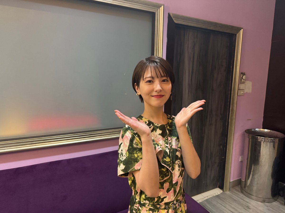 浜辺美波 さん衣装】 \?映画 #サイレントラブ/ «バンコクプレミア 