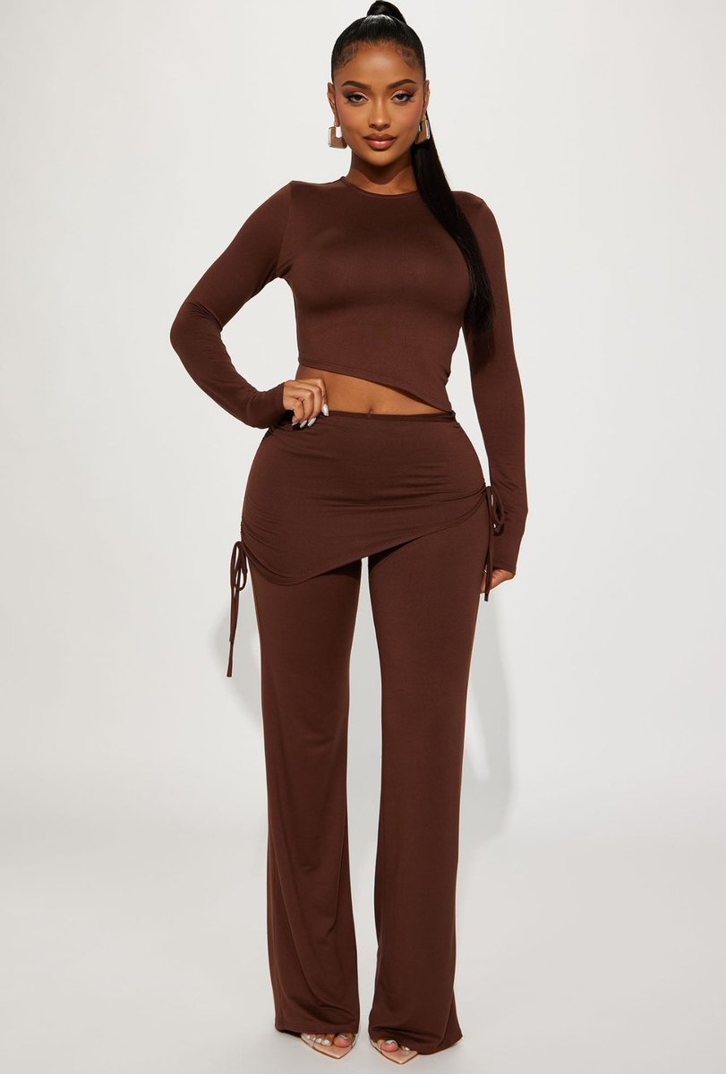 KaylarSnoops's tweet photo. Our classy maxi dresses &amp; two pieces redefine elegance, exclusively at “Classiq Chiq”
Shop from us now!!!
Find us 
IG @classiqchiq_23
SC @kaylar_snoops
Call/WhatsApp on 0533965669 https://t.co/fxMk0wo8RT