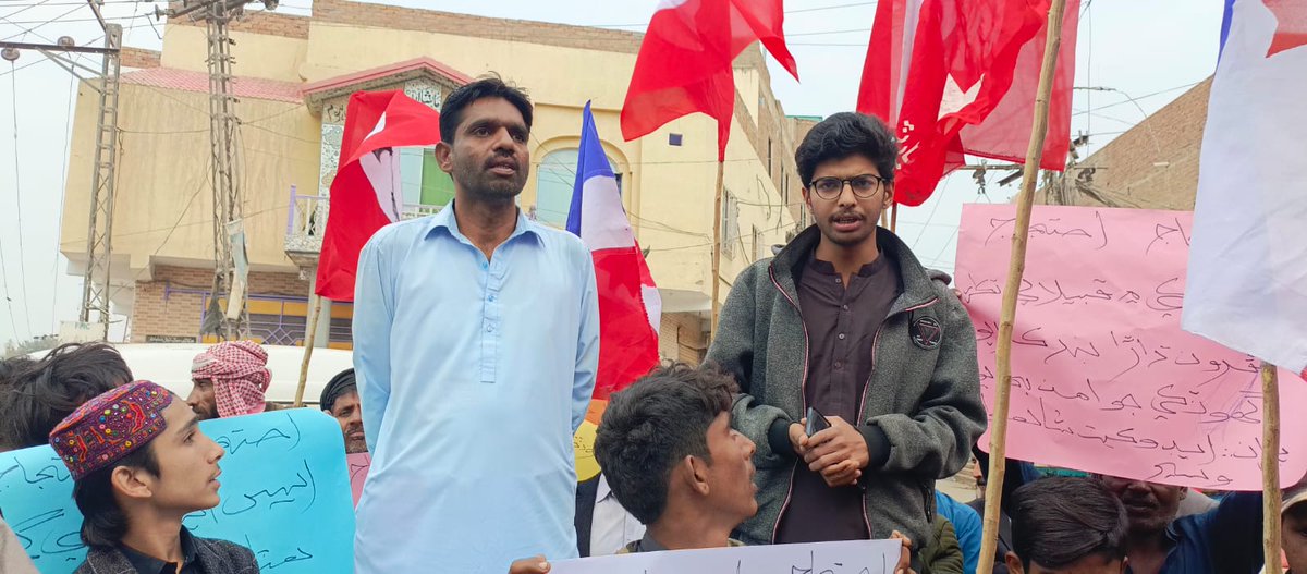 CPPK1948's tweet photo. Comrade Sami Waseer in the Peace March Gotki, Sindh. An advocate for the people's democratic rights that are torpedoed by the fuedal vestiges and reactionary politicians of Sindh.
#Sindh #Gotki https://t.co/382eTBeiYD