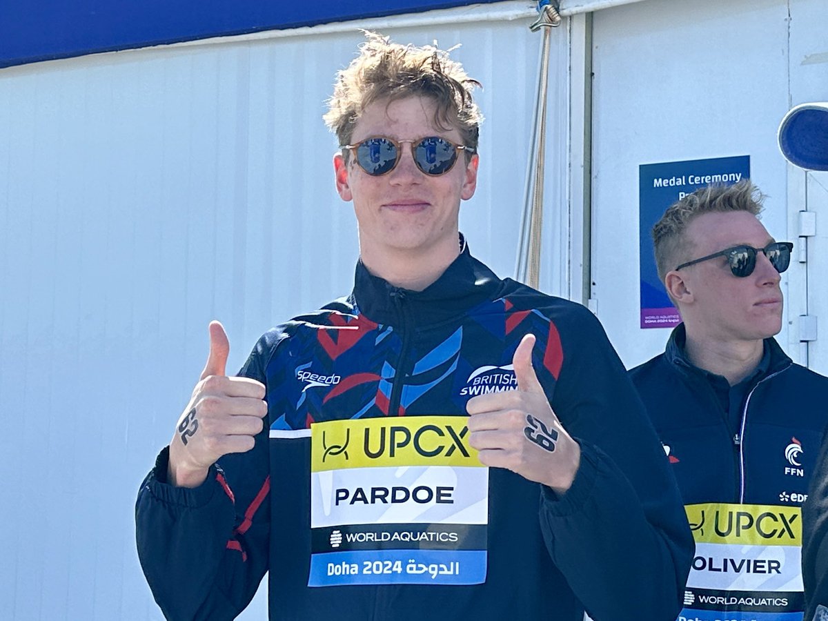 AMAZING <a href="/hector_pardoe/">Hector Pardoe</a> WINS World 🥉 &amp; QUALIFIES 🇬🇧 a place in the Paris 2024 Olympic Games men’s 10km event!

He becomes the first 🇬🇧 man to win a World open water medal since David Davies in 2007.

<a href="/tobiasrobinson_/">Toby</a> finishes 15th &amp; claims 🇬🇧 a further Paris place 🔥