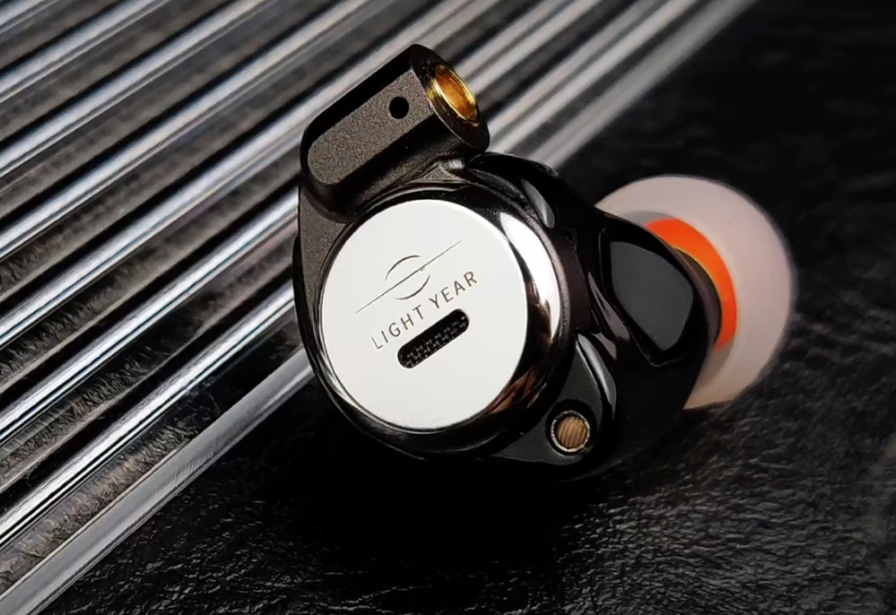 ROSESELSAGlobal's tweet photo. Star City 5 Pro 🎧 has a strong sense of spatial awareness✨, excellent high-frequency extension☀️,  and sufficient depth in the low-frequency range.🚀
#rosetehnics #StarCity5pro

🥰Get more Information from AliExpress：
https://t.co/GloYLVXTNd https://t.co/UhcT80F3k8
