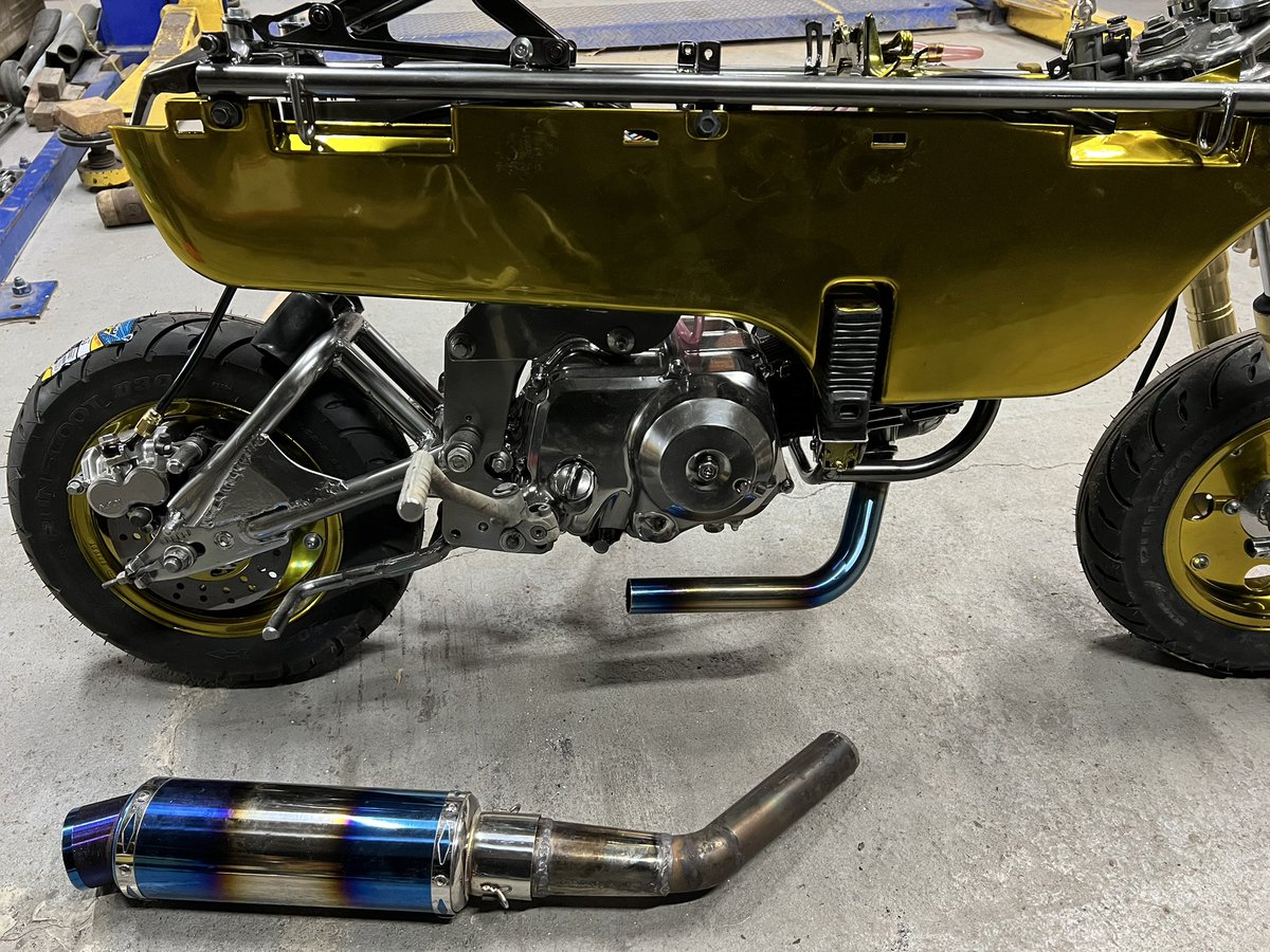 takemar0214's tweet image. カブコンポ制作企画！
ある程度形になりました！
本日はもう寒いので又時間の出来た時に😁
#ドリームレボリューション
#ドリレボ
#カブコンポ
#マフラー制作