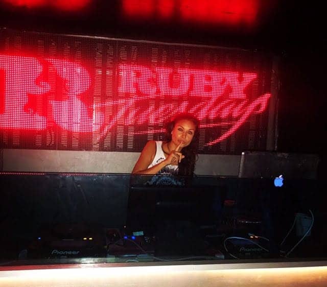 stormdjs's tweet image. Book the versatile DJ Suki Rae for a unique soundtrack tailored to your event 🎧🎶 Featured in TV, film and top UK events, she's a hit across genres. Now available via Storm DJs. #DJSukiRae #EventProfs #UKDJs #StormDJs 🇬🇧🎉
storm-djs.com/djs/suki-rae/