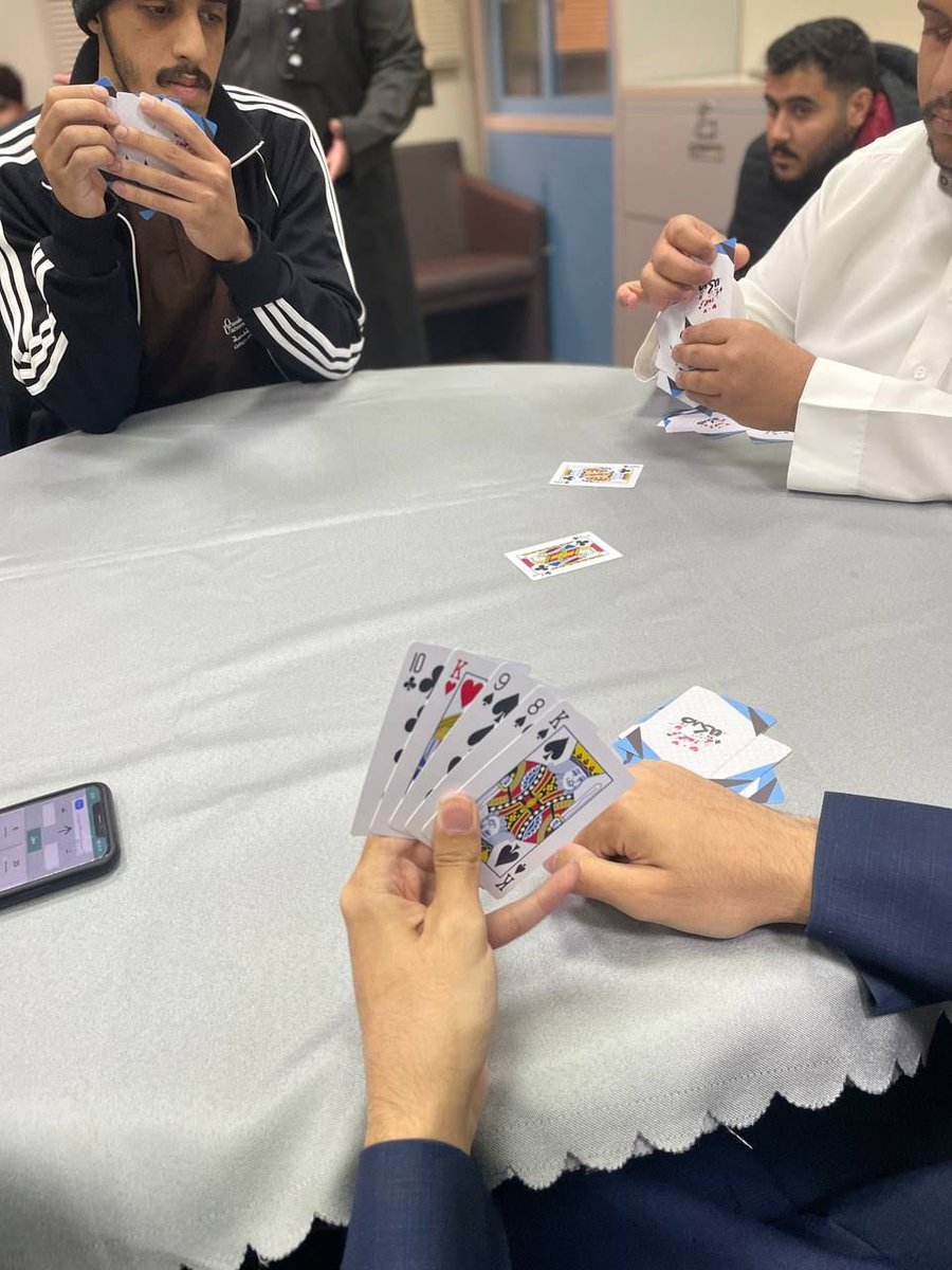 qec_sa's tweet photo. اختتم النادي الطلابي بـ #كلية_الهندسة بطولة البلوت والتي تعقد ضمن الأنشطة الاصفية التي يقيمها النادي الطلابي. https://t.co/v6az7EqVrI
