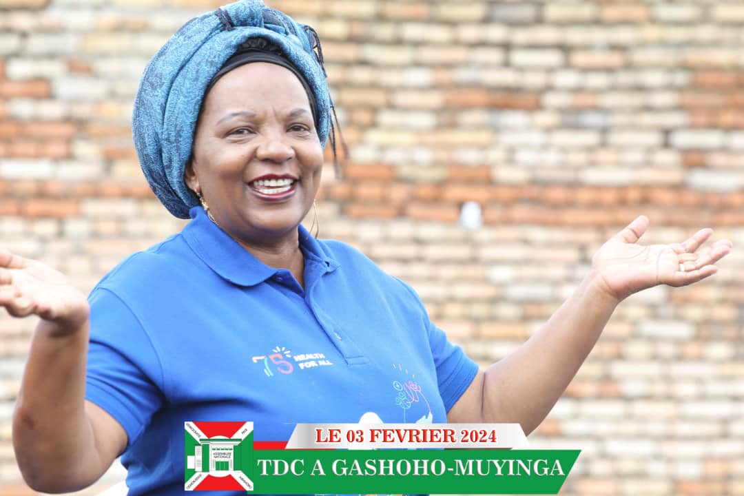 Le 3/2/2024, le Premier-Vice Pdt de l'<a href="/nshingamateka/">Inama Nshingamateka</a>, <a href="/DrNtakarutimana/">Hon Dr Sabine Ntakarutimana</a> a donné un coup de main à la population de la commune #Gashoho en @MuyingaProvince lors des travaux de débroussaillage &amp; collecte des moellons qui serviront à la constructi° de la tribune du stade #Rwuya. 1/n