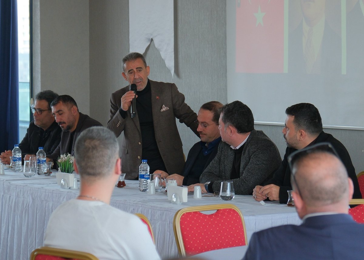 Cevdetcayir35's tweet photo. Haftanın son gününe  İzmir Milletvekilimiz Yaşar Kırkpınar’ın da katılımıyla Belediye Meclis Üyesi Aday Adaylarımız ve Meclis Üyelerimiz ile başladık.

Gerçek, doğru ve ak bir belediyecilik için tartıştık, Bornovamız adına istişarelerde bulunduk. 31 Mart’a hep birlikte, yan yana yürüyoruz.
@yasarkirkpinarr