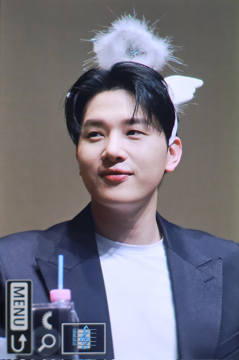 gallery_310's tweet photo. 240204 김민석 2nd EP 【회상】 발매 기념 비트로드 팬사인회

#멜로망스 #melomance #멜로망스김민석 #김민석 #KimMinSeok
#회상 #Reminiscence
#영원을약속해줘요 #EternalSunshine https://t.co/1SU8eaztp6