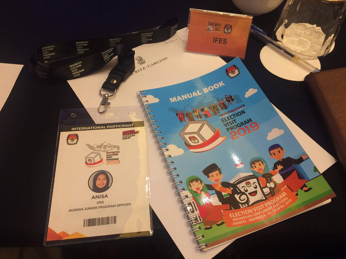 #tbt 5 years ago when I was still in my junior position but got the privilege of watching 🇮🇩's 2019 presidential debate in person &amp; joining the 2019 Election Visit Program by <a href="/KPU_ID/">KPU RI</a>. So much to learn from these precious opportunities, esp about the complexity of 🇮🇩's election.