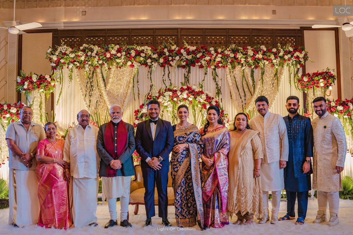 When PM Shri @narendramodi Ji arrived at Sneha Virunnu in Delhi to attend the wedding reception of Devika and Anoop, he spent a lot of time with the Vellappally family. Thanks to PM @narendramodi Ji for your love and affection for the people of Kerala, despite your busy schedule.…