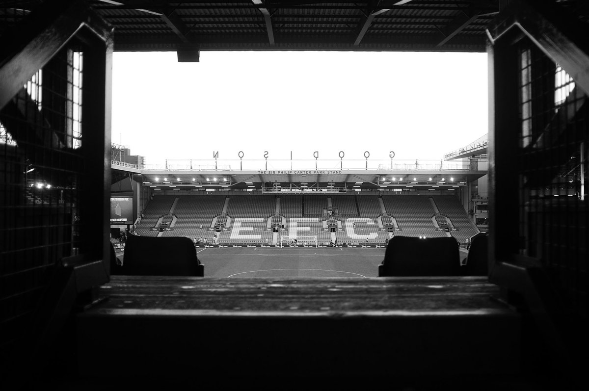 lewisroyden's tweet image. A few black and white shots from Everton v Spurs at an aggressive Goodison Park.
Including the Upper Gwladys giving the ref an earful, and the moment we equalised.