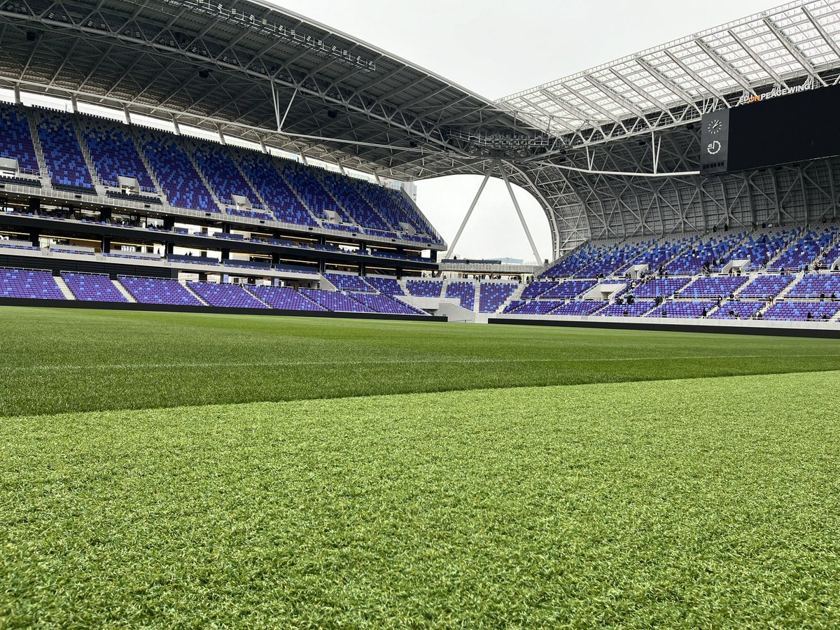 PeaceSprin's tweet photo. 広島サッカースタジアムの
内覧会行ってきました
客席とピッチが近くて新鮮です https://t.co/ELHNM45koR