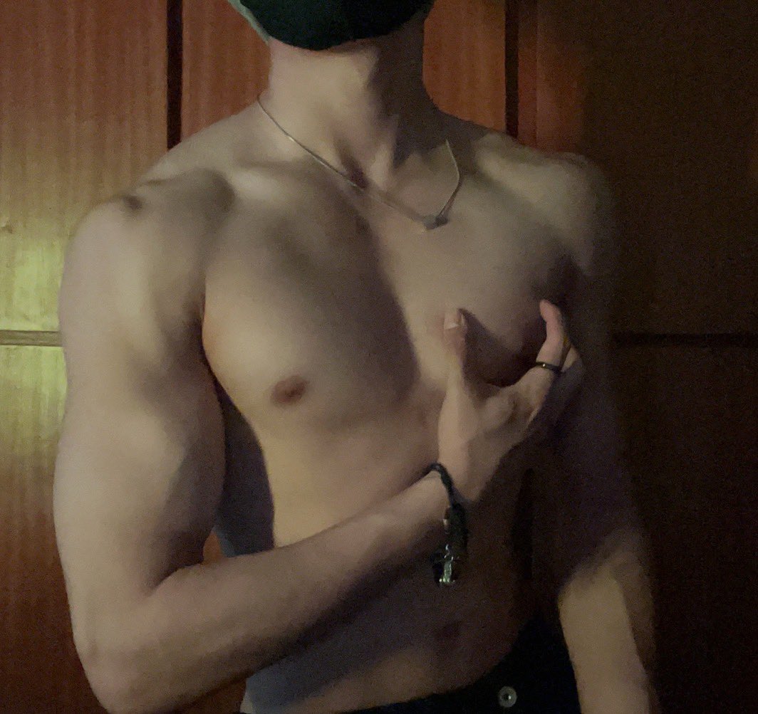 等提Emira就改名 tweet media