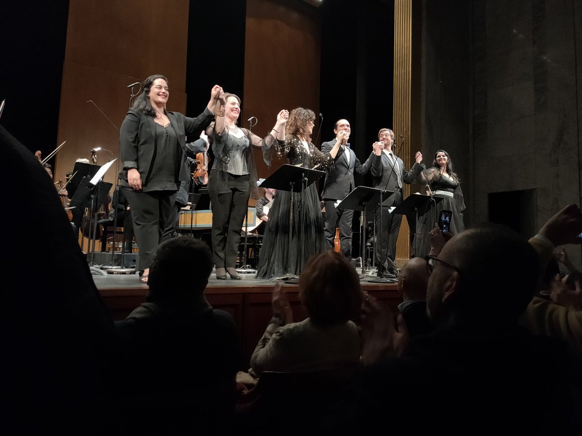 carnetsol's tweet photo. #ConcertSurSol #74
Rinaldo, l'un des opere serie de Haendel (je ne les connais pas encore tous !) les plus de denses en merveilles !
Avec des chanteurs exceptionnels, qui phrasent le moindre récitatif comme si leur vie en dépendait, qui varient les couleurs, https://t.co/F83WMGdsKR