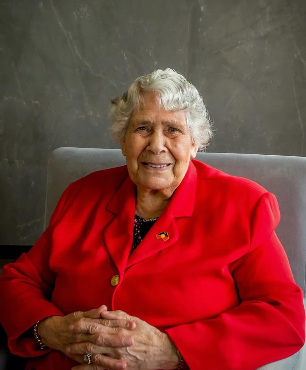 Australia mourns the passing of Dr Lowitja O'Donoghue & it is with great sadness and love that we pay tribute to her remarkable legacy. She dedicated her life to improving the lives of Indigenous Australians & deserves our deepest respect & gratitude. Vale, 📷: Leanne King