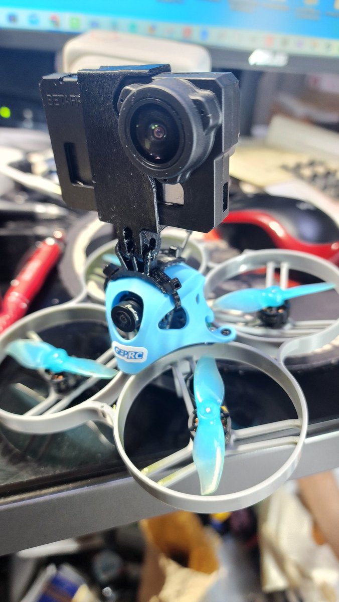 kmnn16's tweet photo. ちょっと重心位置が…

お試しか？
#nakedgopro
#カモシー工房
#dronevillage
#NPOドローンアカデミー https://t.co/5sfc1yAdr6
