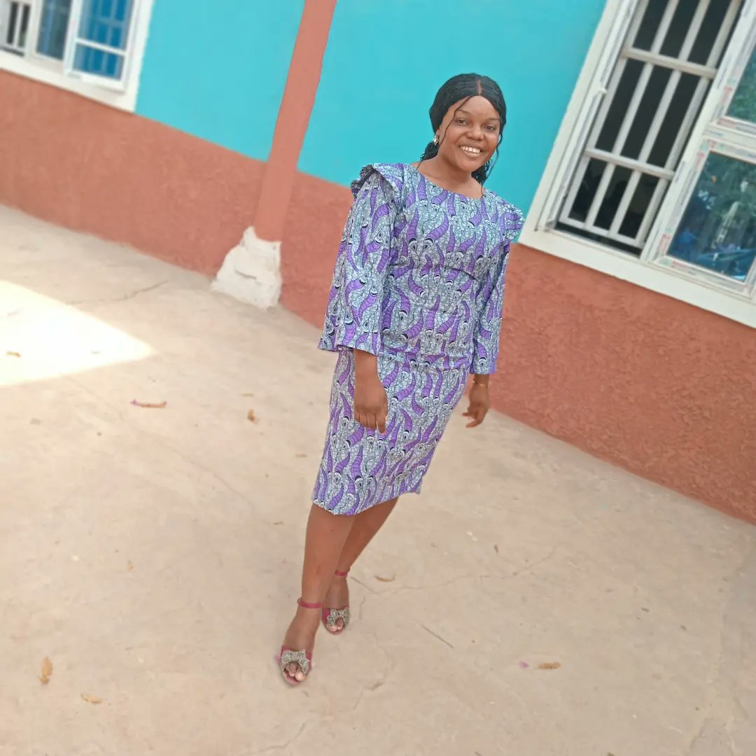 JoyceBeulahh's tweet photo. Two slides of joyyyyyyyy because the Lord has done me well!🥳🥳🥳

Happy sunday beloved.❤ https://t.co/SAuVVslgFP