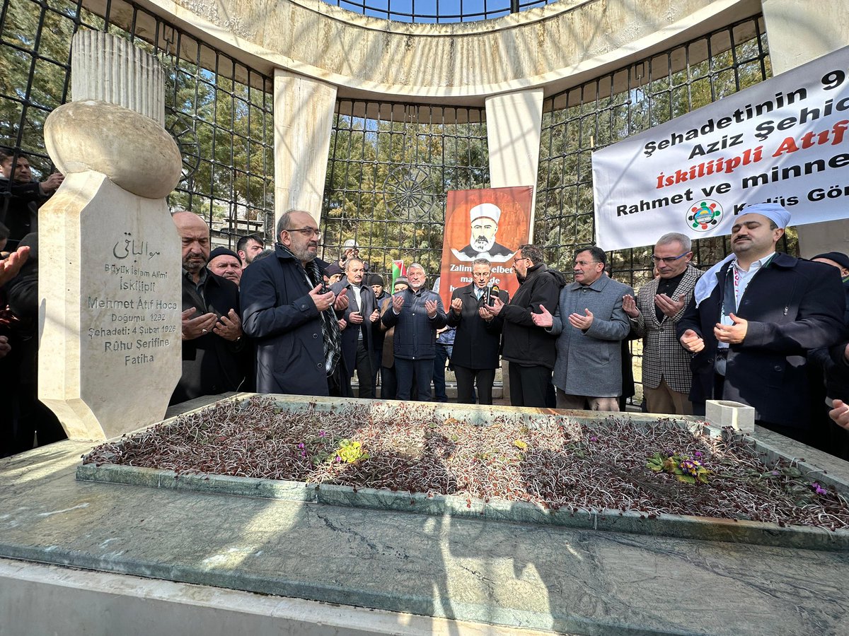 HibrahimASGIN's tweet photo. Son devrin din mazlumlarından büyük âlim İskilipli Atıf Hoca'yı şehadetinin 98. sene-i devriyesinde kabri başında dualarla, İskilip Ulu Camii’de Mevlîd-i Şerîf ile yâd ettik. 

Ruhu şâd, mekanı cennet olsun. https://t.co/Dezbd00Js2
