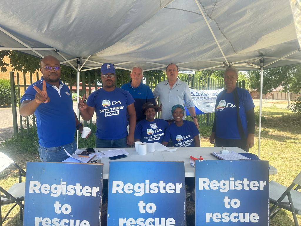 DANorthWestNews's tweet image. 'n Stem vir die DA is 'n stem vir kwaliteit dienslewering!

#RescueSA #RegisterToVoteDA