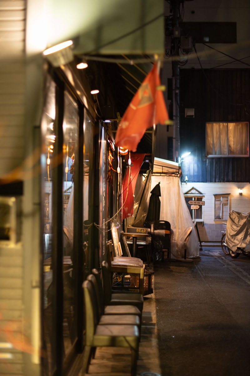 pieces_of_wisd1's tweet photo. 金曜の夜、日本橋室町神田界隈。
#omzuiko #omzuiko50mmf12 https://t.co/4G1xfcMq6E