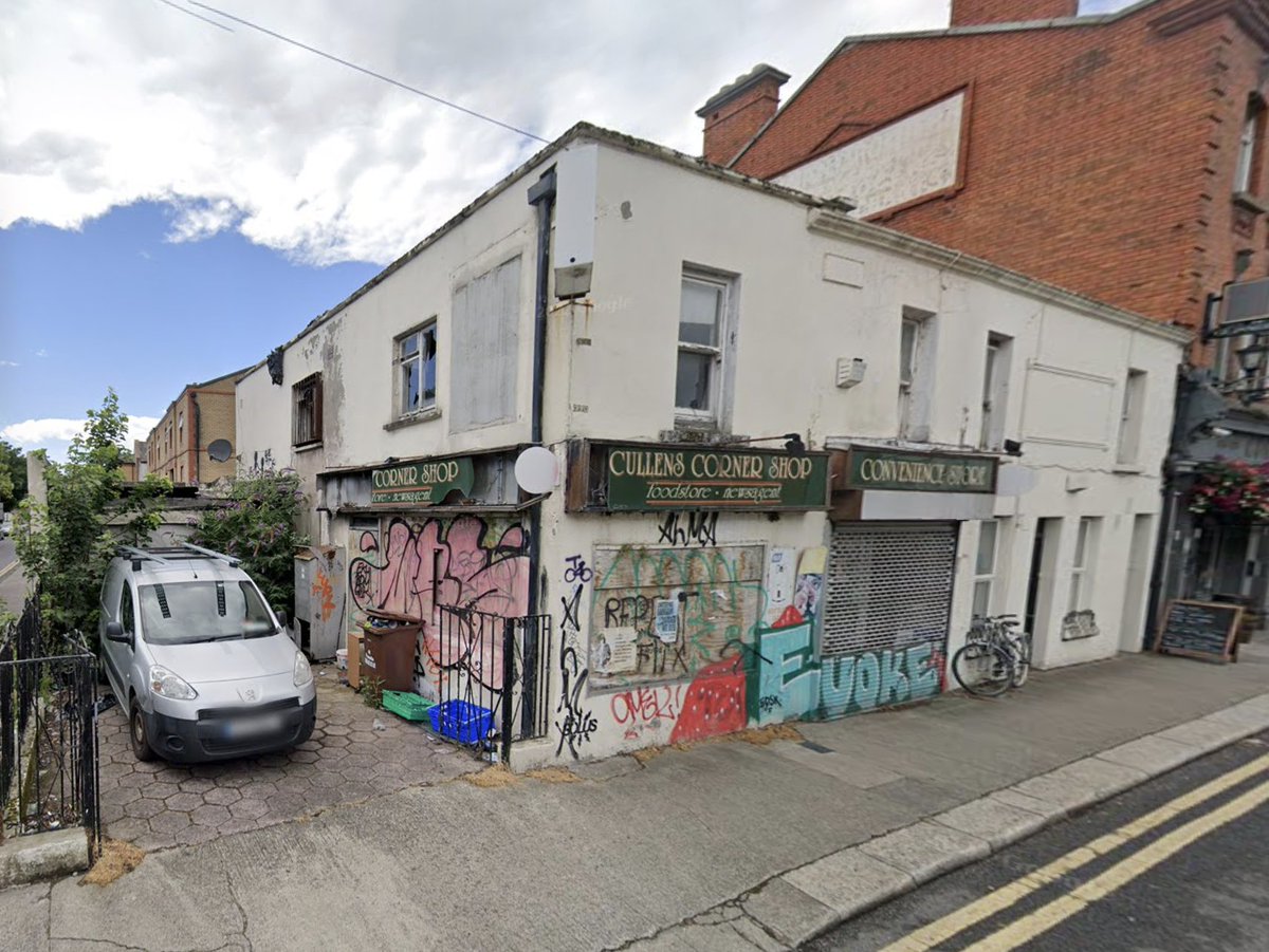 derelict_dubs's tweet photo. 25 Mount Pleasant Avenue Lower, Dublin 6
- Derelict since 2016
- Permission granted for apartments in 2019. Sold again in 2022
- Last week @dubcitycouncil rejected a new application for a 3 storey building of 7 apartments, calling it “overdevelopment”
#derelictdublin