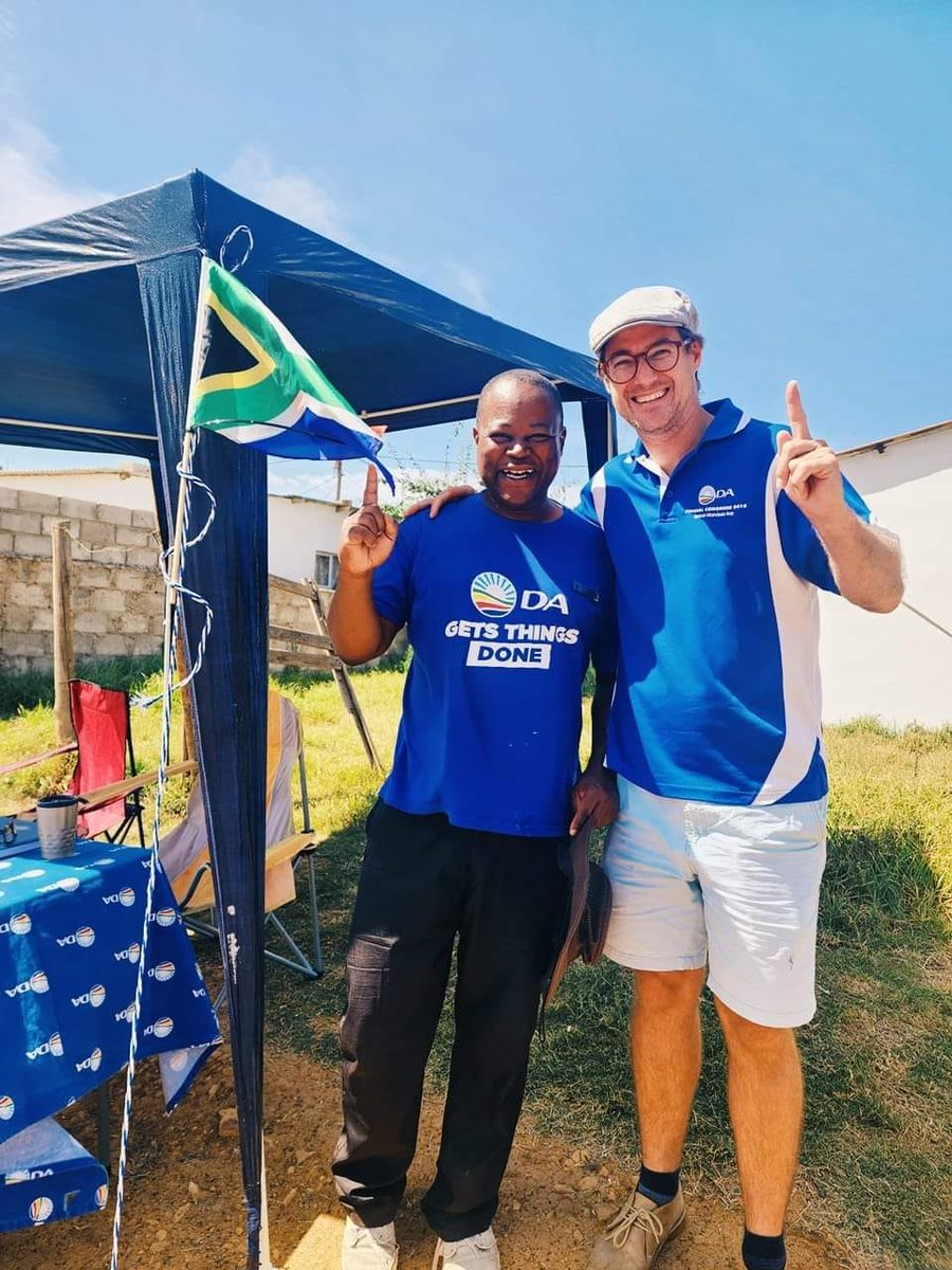 DAEasternCape's tweet image. 📌Kwanomzamo! - Democratic Alliance Kouga

Register to vote at your nearest voting station today or register online at check.da.org.za #RescueSA #RegisterToVoteDA