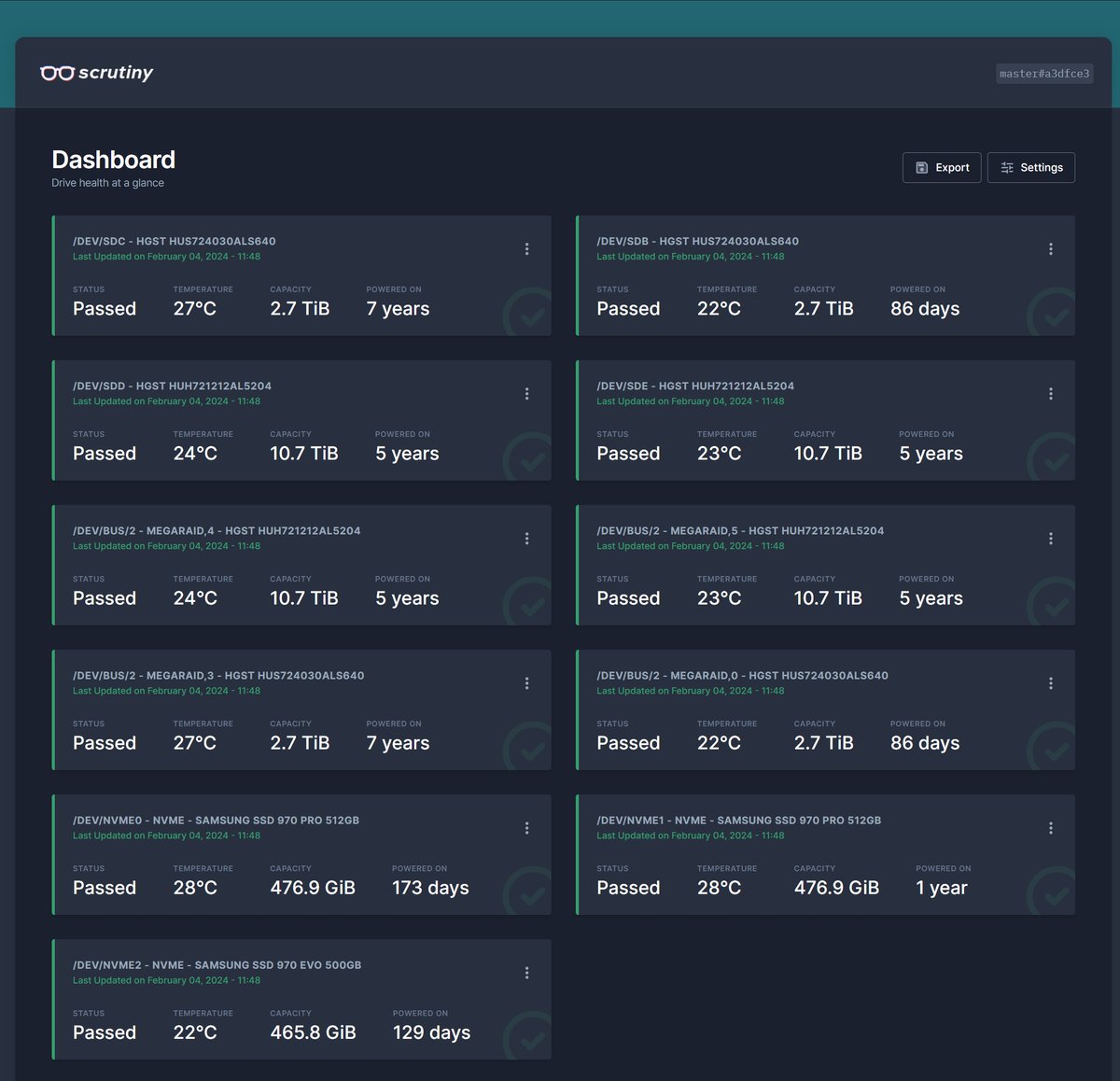 🖥️ #scrutiny es una herramienta muy útil para monitorear gráficamente el estado de los dispositivos de almacenamiento que tengamos en nuestros servidores.

➡️ En mi caso lo tengo funcionando (Docker) a la perfección en <a href="/UnraidOfficial/">UNRAID</a> y como se puede visualizar, monitorizando