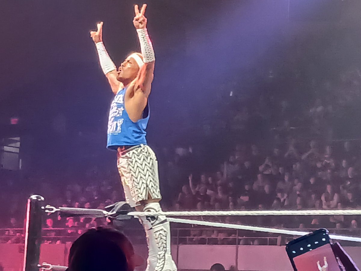 squeakers1012's tweet photo. @TozawaAkira @wwe_kaiser #WWEKnoxville https://t.co/1DgzAxBYMR