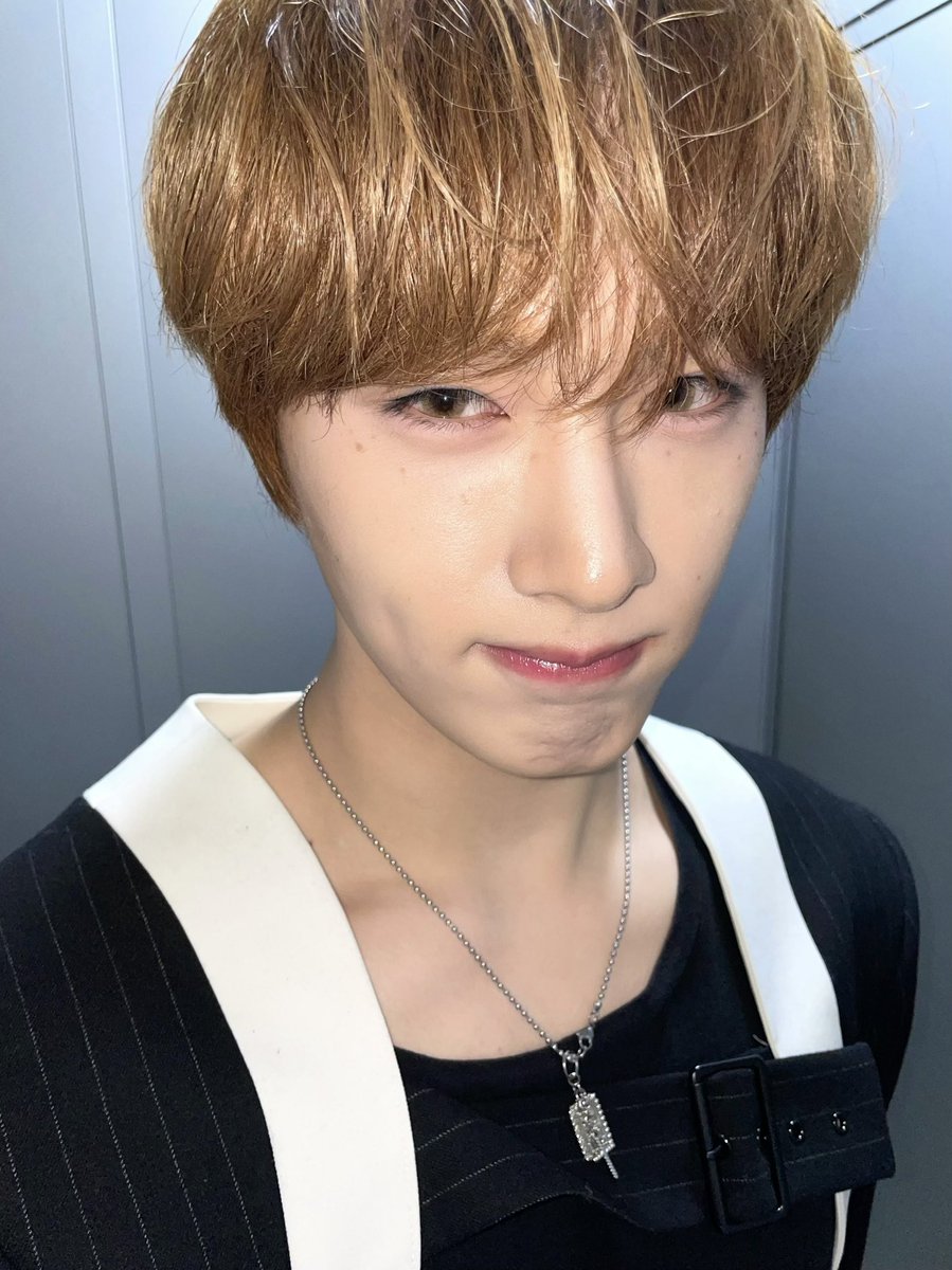 CIX_twt's tweet photo. 보조개 파티😄

#CIX #씨아이엑스 #현석 #윤현석 #서기 #막내 #FIX #픽스 #픽스내거 https://t.co/1lu0Xdo9dt