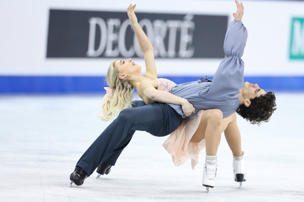 Piper Gilles & Paul Poirier 🇨🇦 won the 2024 #4CCFigure Ice Dance title 🏆✨️

#gillespoirier #Shanghai #icedancers 
#patinage #patinageartistique #figureskating #фигурноекатание #フィギュアスケート