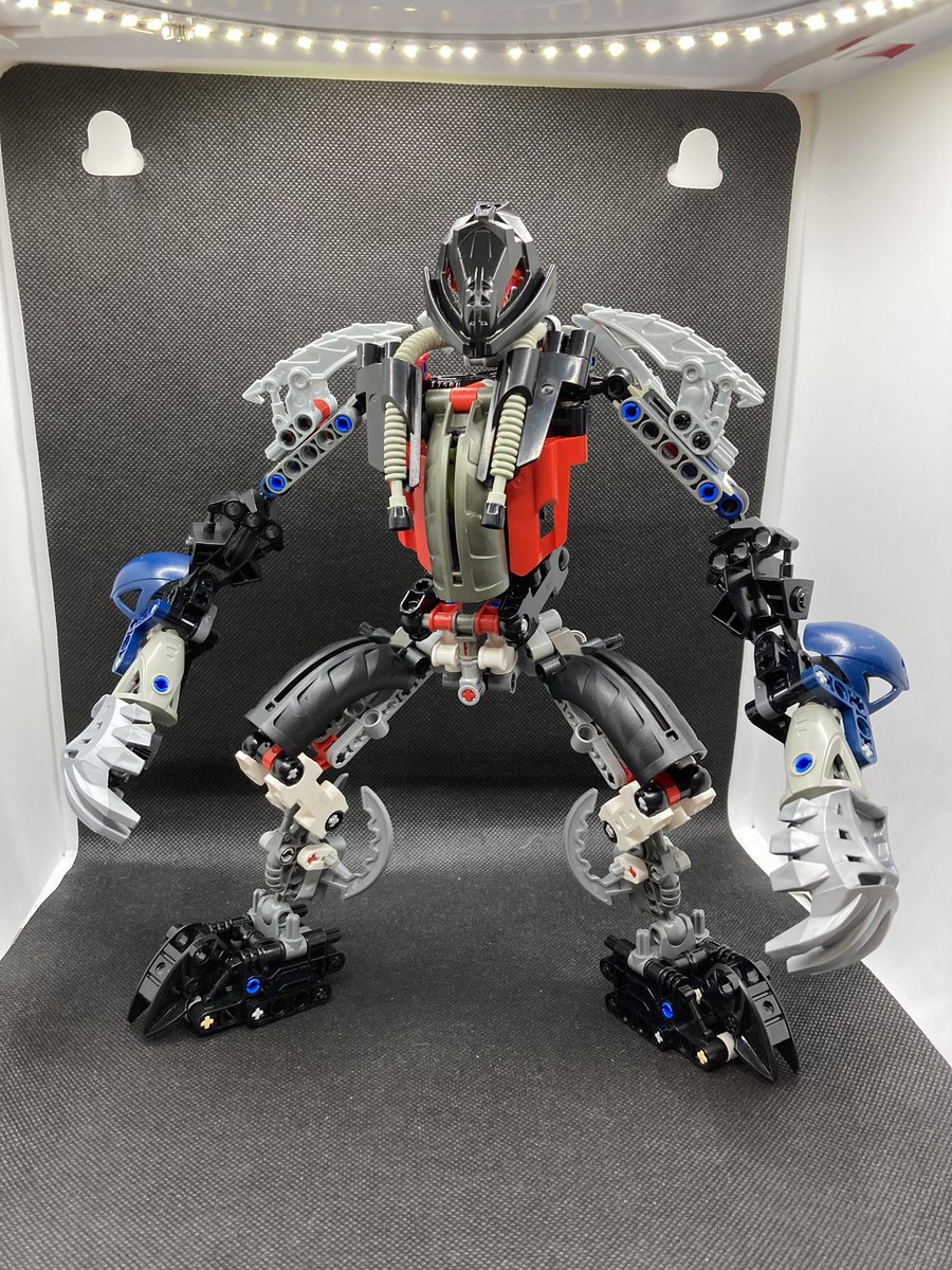 hk11259's tweet photo. マスクオブライト版マクータ(テリダックス)
特徴的な足と腕の再現を目標に。
胴体スカスカなのでフェイスパーツとカノイはつけられないからクラナ
どうしても安定感は少ないけど、立てるくらいにはなったかな
#BIONCLE
#バイオニクル https://t.co/fHg6eQeR6w