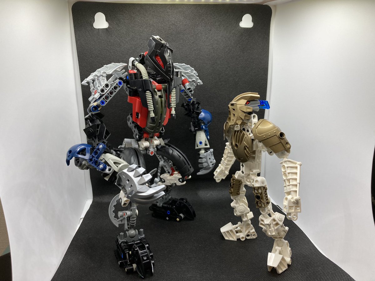 hk11259's tweet photo. マスクオブライト版マクータ(テリダックス)
特徴的な足と腕の再現を目標に。
胴体スカスカなのでフェイスパーツとカノイはつけられないからクラナ
どうしても安定感は少ないけど、立てるくらいにはなったかな
#BIONCLE
#バイオニクル https://t.co/fHg6eQeR6w
