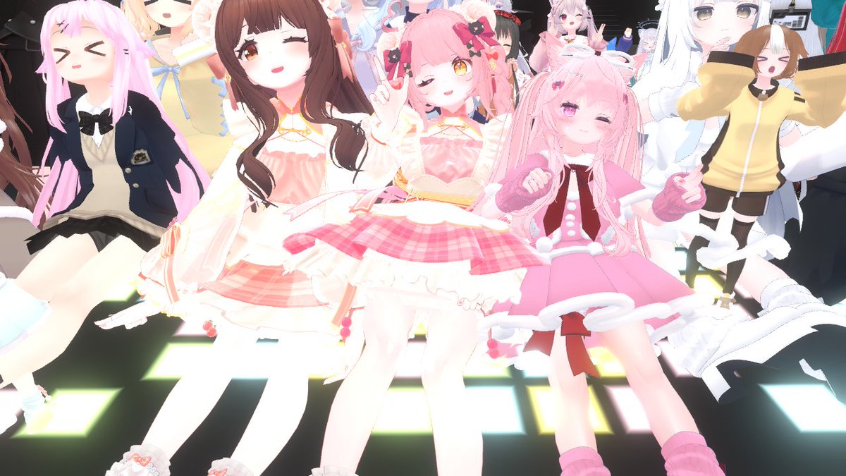 VRneko3mai's tweet photo. 【　#ColorfulParty #からぱり からぱりふぇす　】より6
もちろんストラちゃんもばっちり撮ってますw
この三姉妹てぇてぇ感よ(=^‥^=)ゞ－☆ふう～
萌え尽きたぜぃ＿|￣|○ il|! https://t.co/rdrAcvpC3K