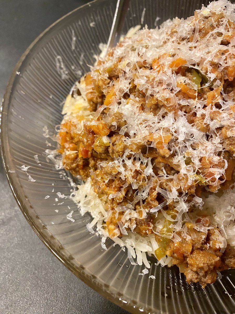 פרק חדש לבטן מלאה עם הסטנדאפיסט הממתק <a href="/ShKaplanator/">Shachar Kaplan</a> שהגיע אליי לשיחה וארוחה על אורז בולונז כי צליאק. 
היה כיף גדול! 
פה אפשר לשמוע את הפרק המלא בספוטיפיי:

bitly.ws/3ciSJ