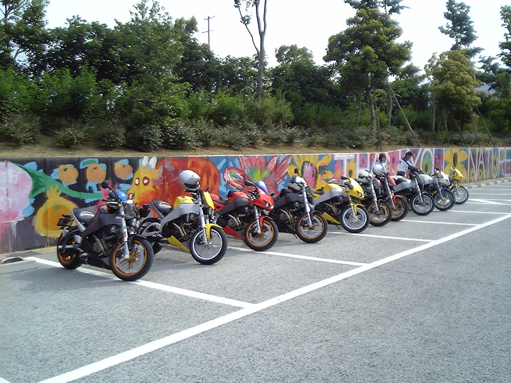 202211kei's tweet photo. 2005.5.21
ライダー復活の日🤠
ナ・ツ・イ…(笑)

Buell
XB-9R
このバイクに出会わなかったら復活は無かったやろな〜🤩 https://t.co/UQyXAzO22W